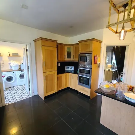 Budget Stay,self Catering With Communal Bathroom Guest house Port Laoise