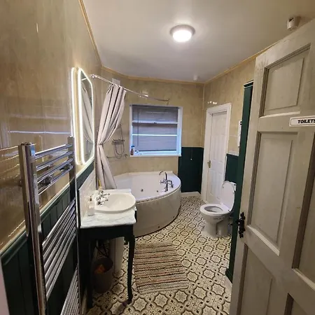 Budget Stay,self Catering With Communal Bathroom Penzion Port Laoise