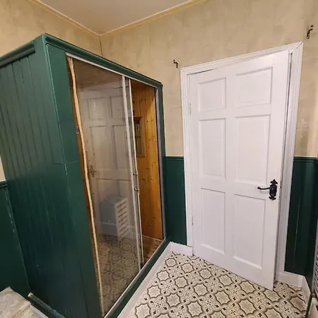 Guest house Budget Stay,self Catering With Communal Bathroom *
