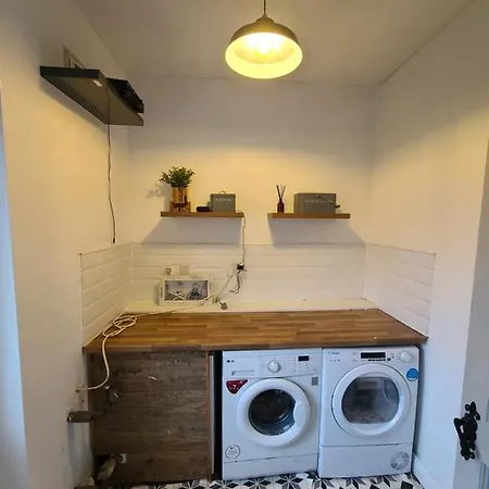Guest house Budget Stay,self Catering With Communal Bathroom Port Laoise